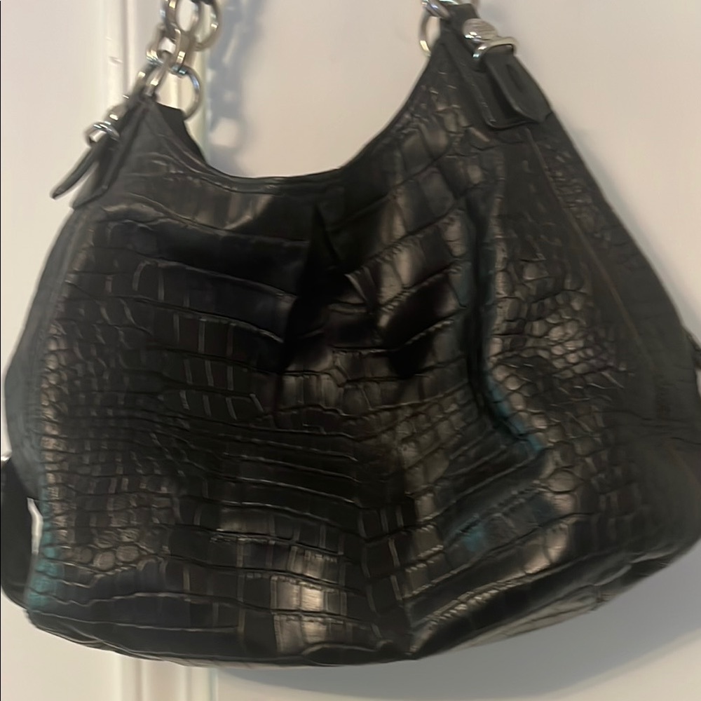 Elegant Black Crocodile-Embossed Women's Bag
